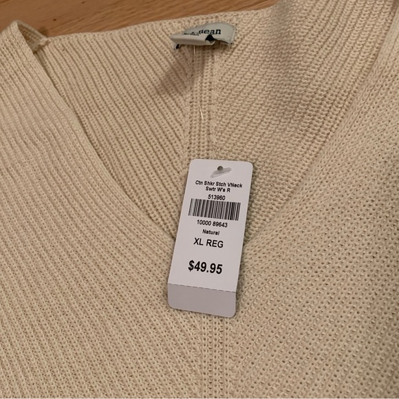 NWT LL Bean V neck sweater - Picture 2 of 7